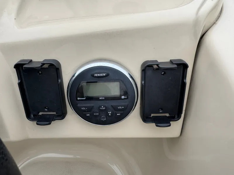 Slide: The Image of Sylvan Mirage 820 Cruise 2018 - 22