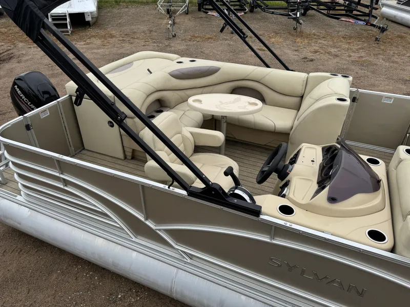 Slide: The Image of Sylvan Mirage 820 Cruise 2018 - 26