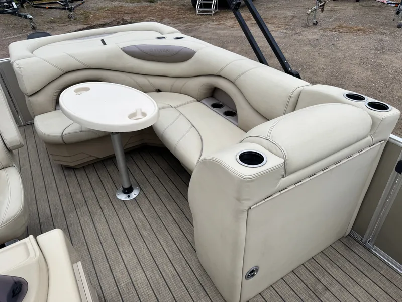 Slide: The Image of Sylvan Mirage 820 Cruise 2018 - 28