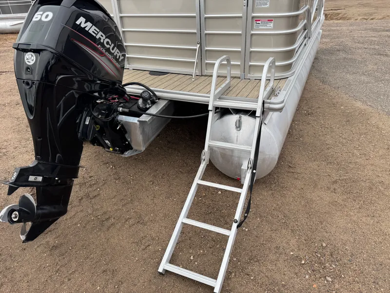 Slide: The Image of Sylvan Mirage 820 Cruise 2018 - 37