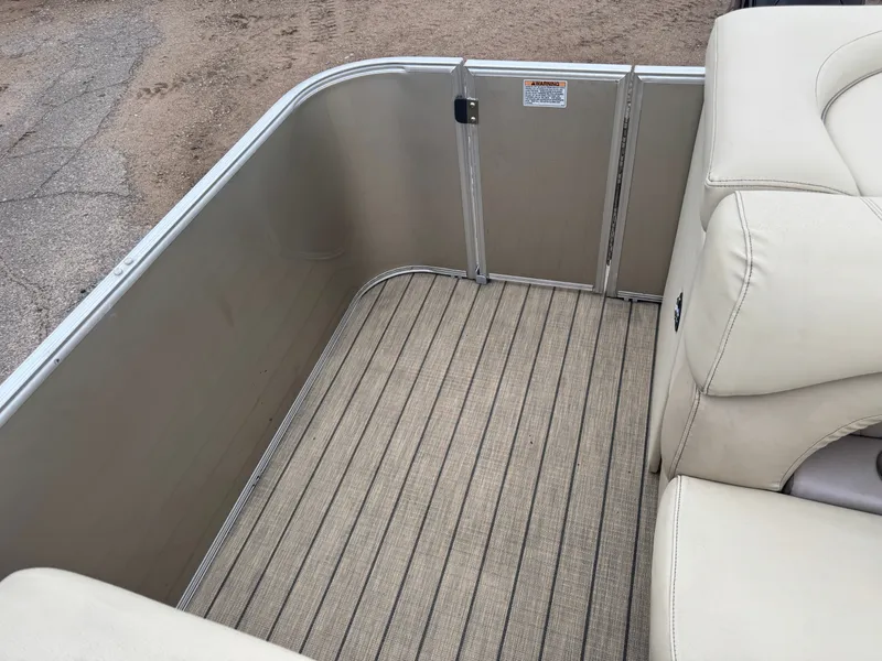 Slide: The Image of Sylvan Mirage 820 Cruise 2018 - 38