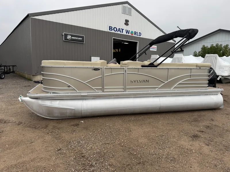 Slide: The Image of Sylvan Mirage 820 Cruise 2018 - 43