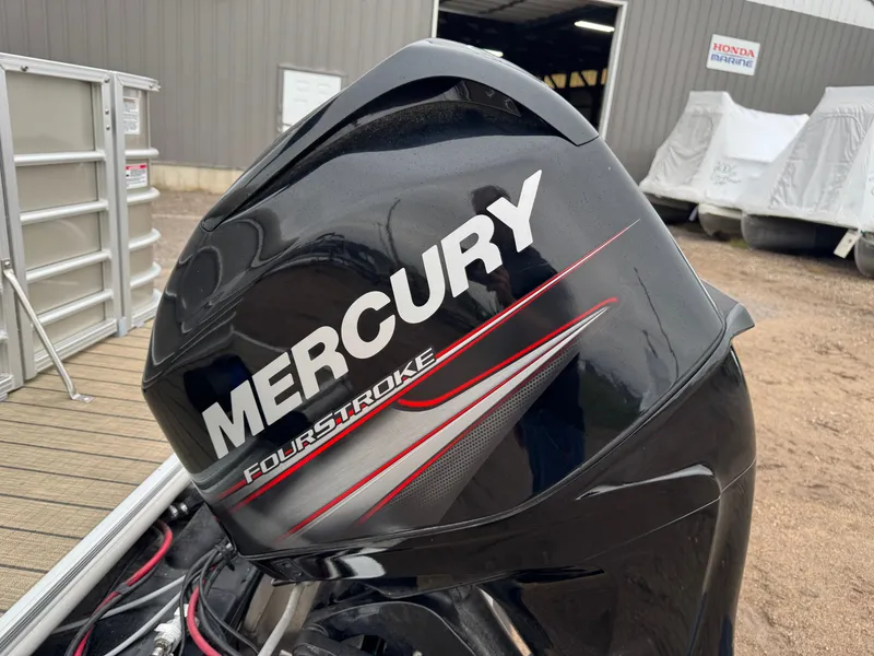 Slide: The Image of Sylvan Mirage 820 Cruise 2018 - 53