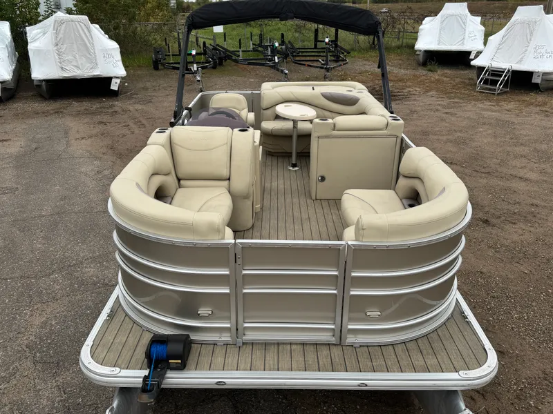 Slide: The Image of Sylvan Mirage 820 Cruise 2018 - 9