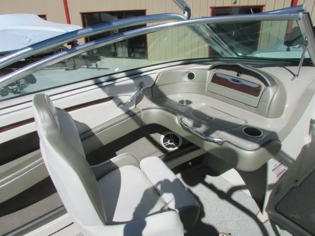 Slide: The Image of Sea Ray 220 Select 2007 - 8