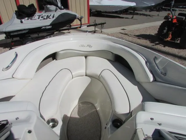 Slide: The Image of Sea Ray 220 Select 2007 - 9