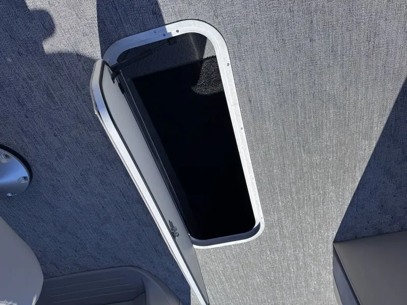 Slide: The Image of Berkshire LE Series 22RFX LE 2026 - 10