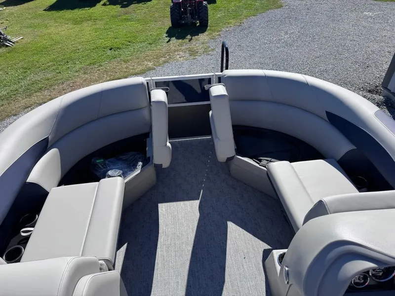 Slide: The Image of Berkshire LE Series 22RFX LE 2026 - 6