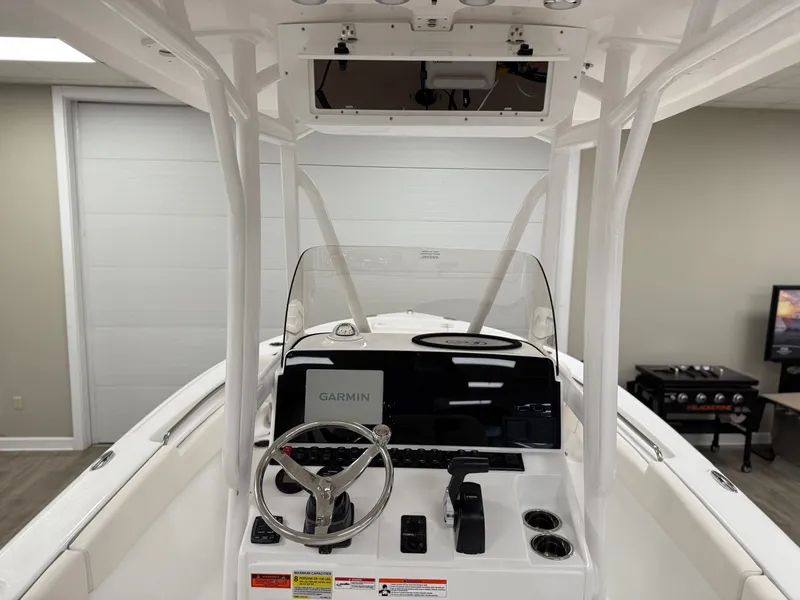 Slide: The Image of Sea Hunt Ultra 219 2026 - 9