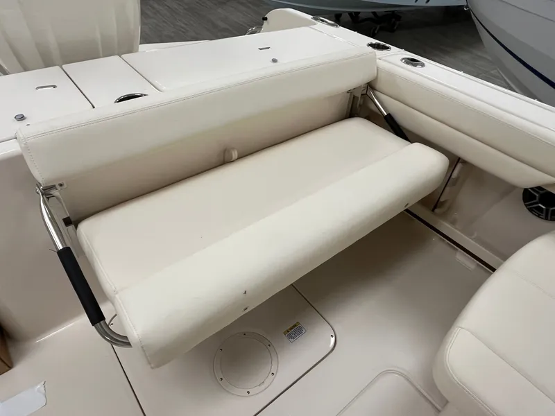 Slide: The Image of Grady-White Freedom 235 2026 - 15