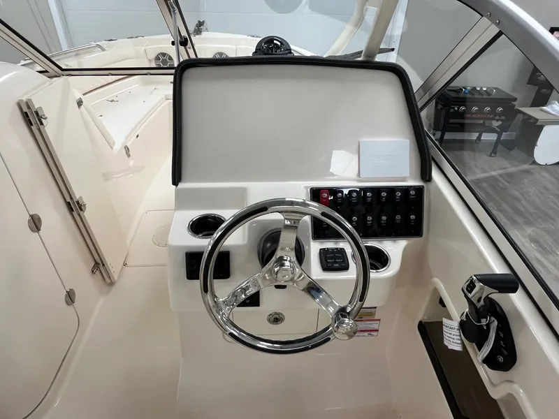 Slide: The Image of Grady-White Freedom 235 2026 - 5