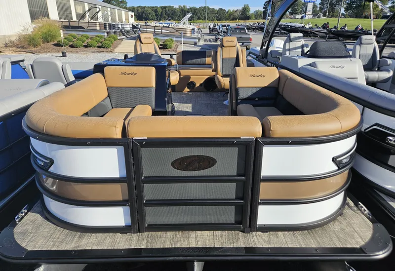 Slide: The Image of Bentley Pontoons Elite 223 SwingBack DC 2026 - 17