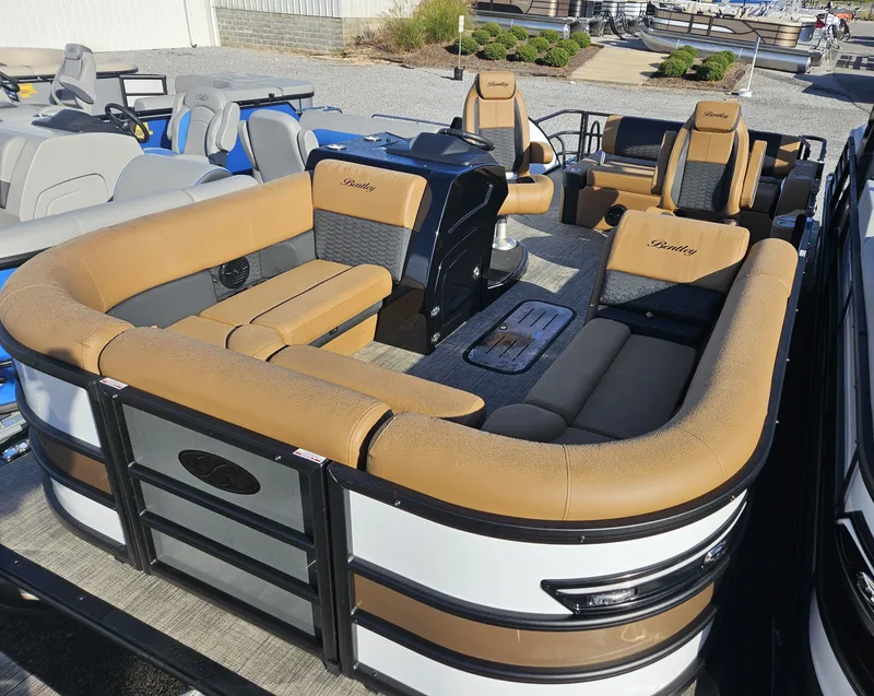 Slide: The Image of Bentley Pontoons Elite 223 SwingBack DC 2026 - 18