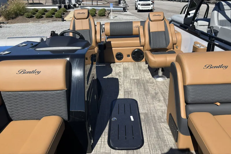 Slide: The Image of Bentley Pontoons Elite 223 SwingBack DC 2026 - 5