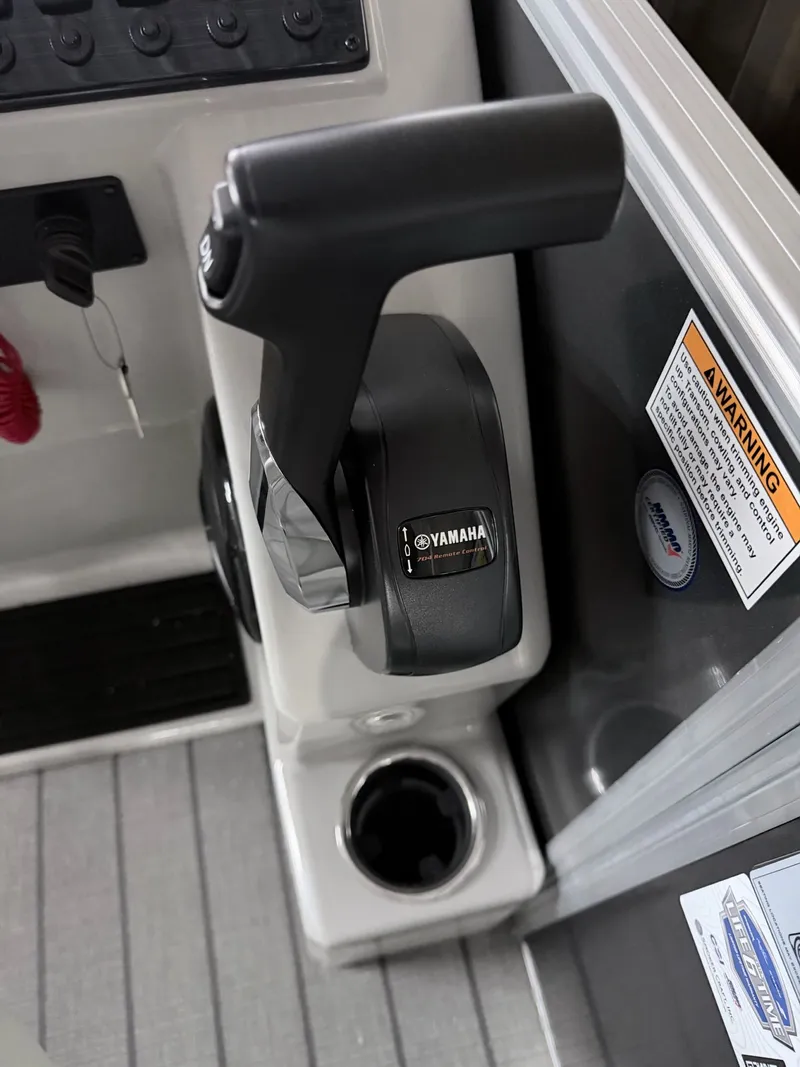 Slide: The Image of Sylvan Mirage 820 CLZ DH 2026 - 22