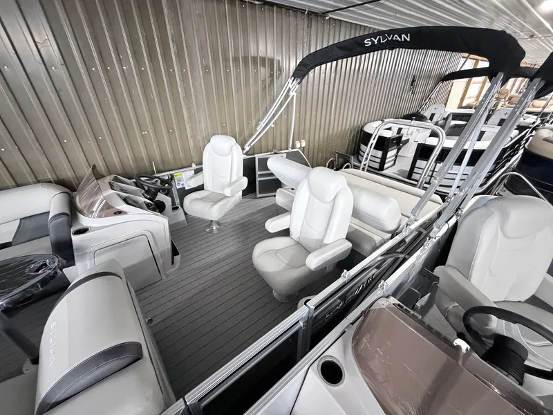 Slide: The Image of Sylvan Mirage 820 CLZ DH 2026 - 23