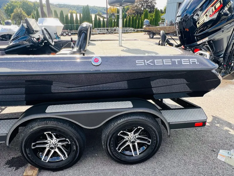 Slide: The Image of Skeeter ZXR20 2022 - 21