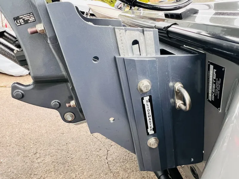 Slide: The Image of Skeeter ZX150 2026 - 15