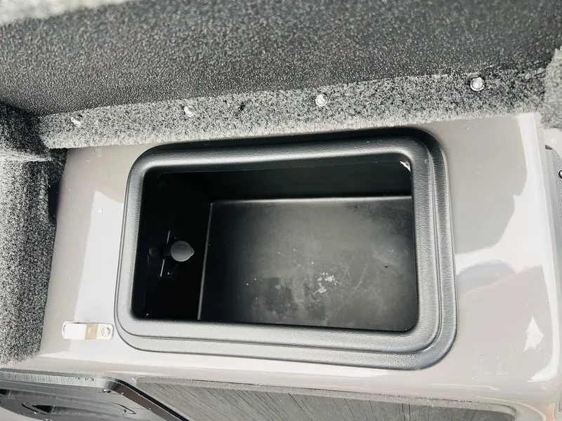 Slide: The Image of Skeeter ZX150 2026 - 23