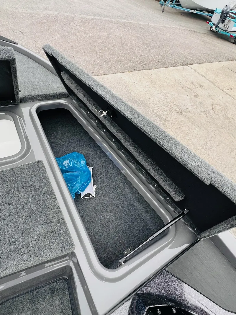 Slide: The Image of Skeeter ZX150 2026 - 40