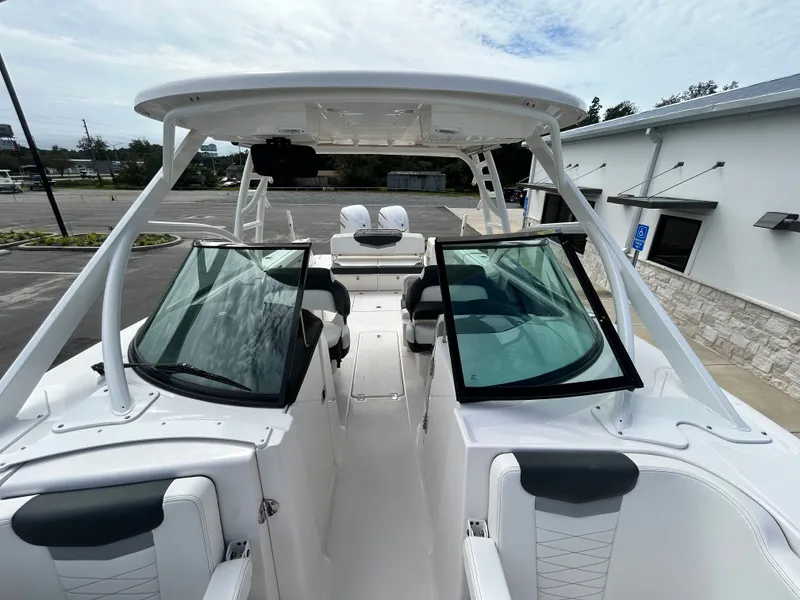 Slide: The Image of Robalo R317 Dual Console 2025 - 14