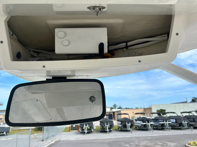 Slide: The Image of Robalo R317 Dual Console 2025 - 21