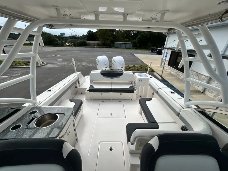 Slide: The Image of Robalo R317 Dual Console 2025 - 22