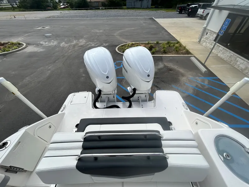 Slide: The Image of Robalo R317 Dual Console 2025 - 29