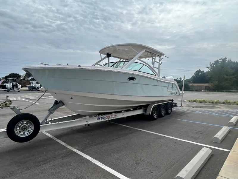 Slide: The Image of Robalo R317 Dual Console 2025 - 6