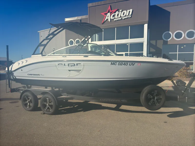 Slide: The Image of Chaparral 21 Surf 2022 - 10