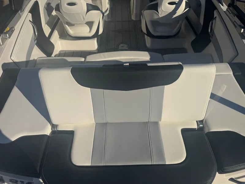 Slide: The Image of Chaparral 21 Surf 2022 - 8