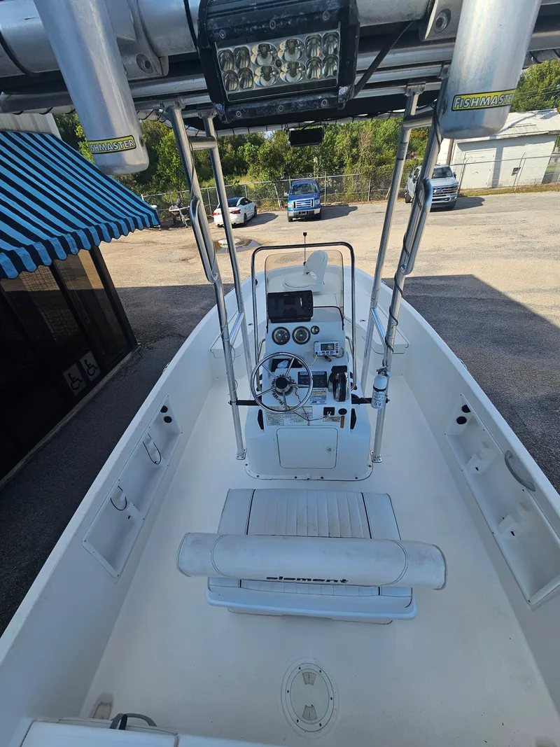 Slide: The Image of Bayliner Element F21 2018 - 8