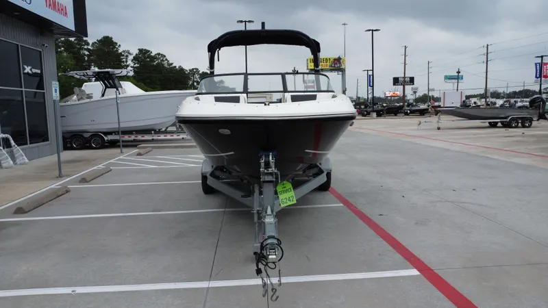 Slide: The Image of Bayliner VR6 2021 - 8