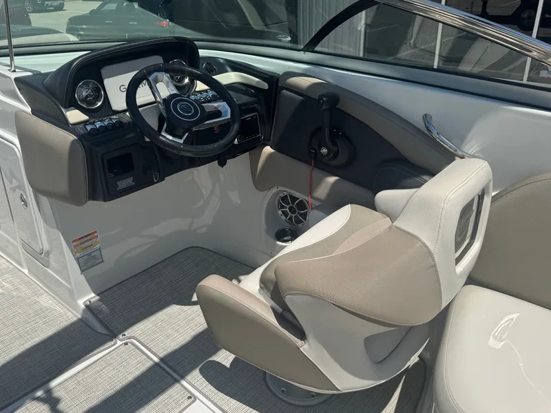 Slide: The Image of Crownline Boats 265 SS 2020 - 16