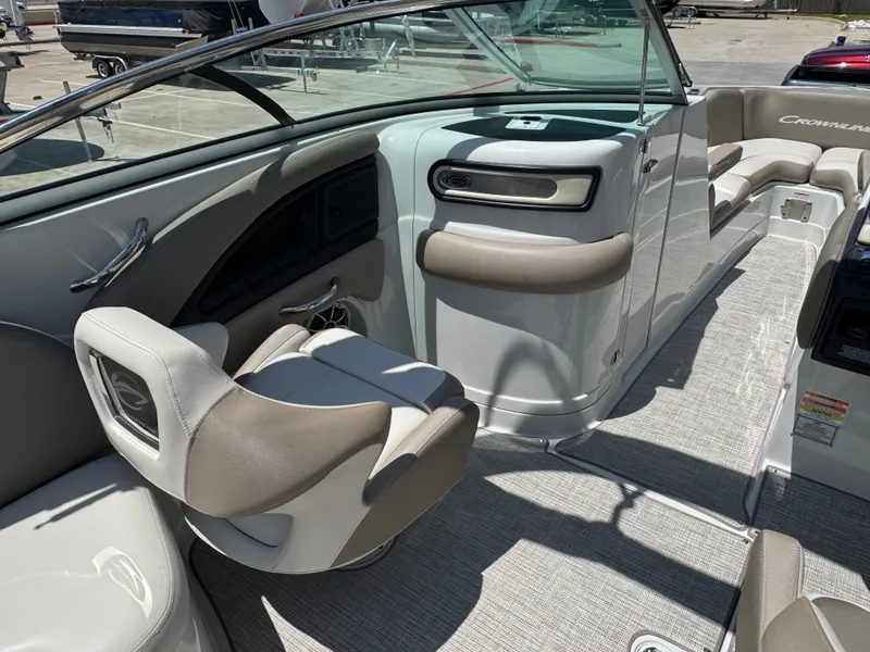 Slide: The Image of Crownline Boats 265 SS 2020 - 17