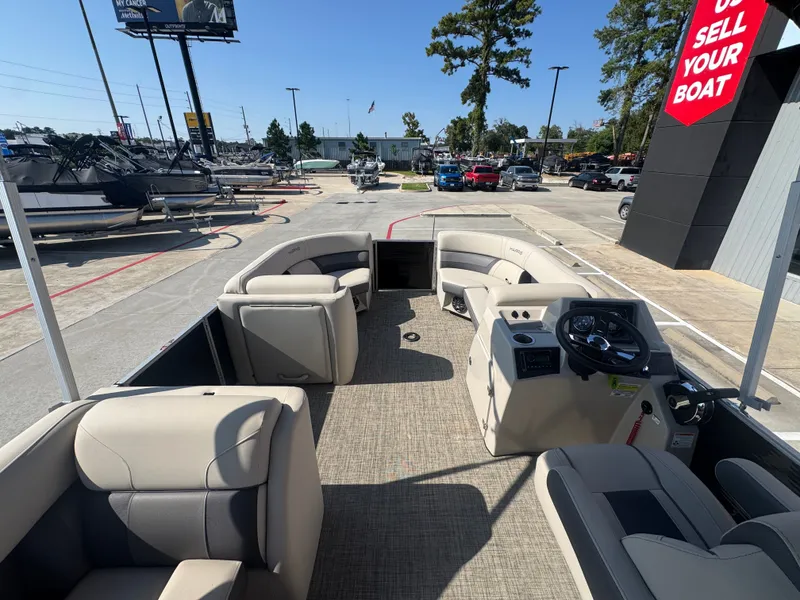 Slide: The Image of Harris Cruiser 210 2023 - 22