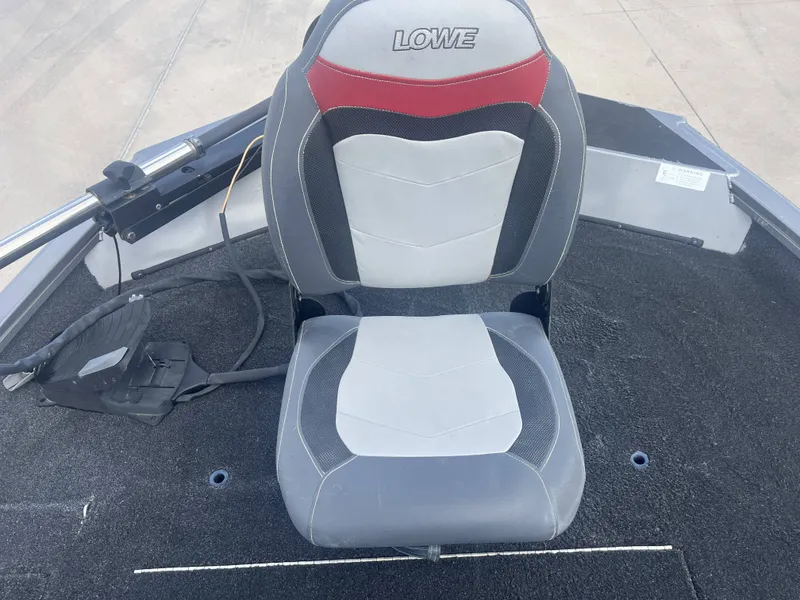 Slide: The Image of Lowe Stinger 175 2019 - 16