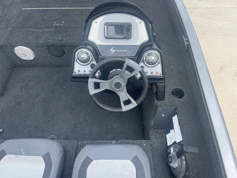 Slide: The Image of Lowe Stinger 175 2019 - 27