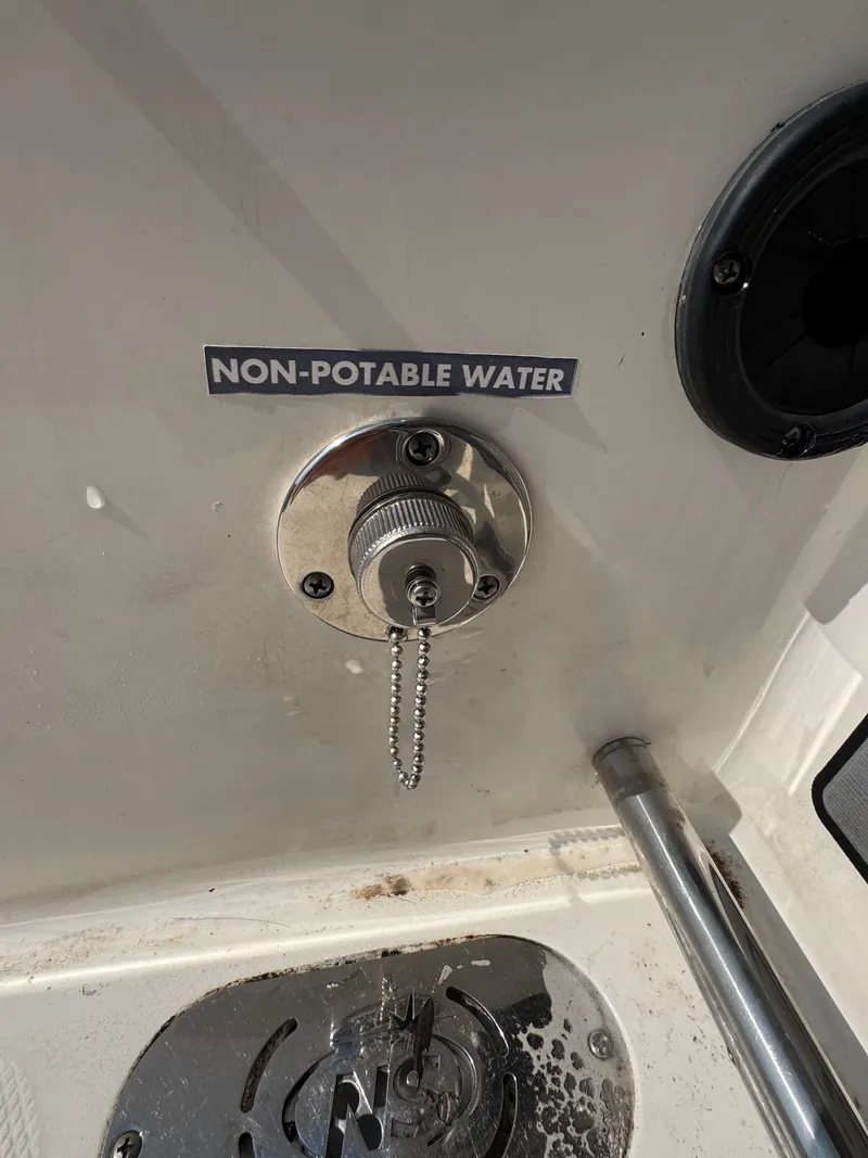 Slide: The Image of NauticStar 2602 Legacy 2022 - 21