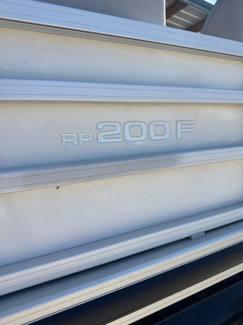 Slide: The Image of Ranger RP200 2019 - 6