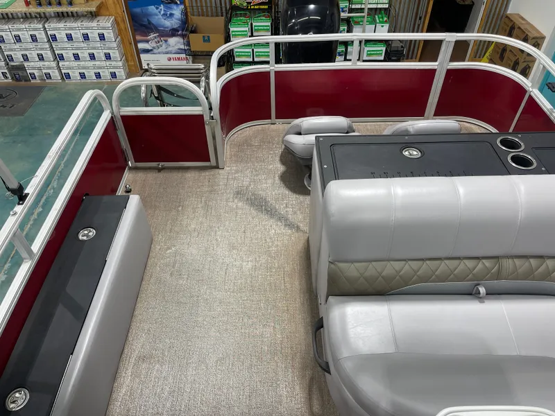 Slide: The Image of Ranger RP220FC 2021 - 10