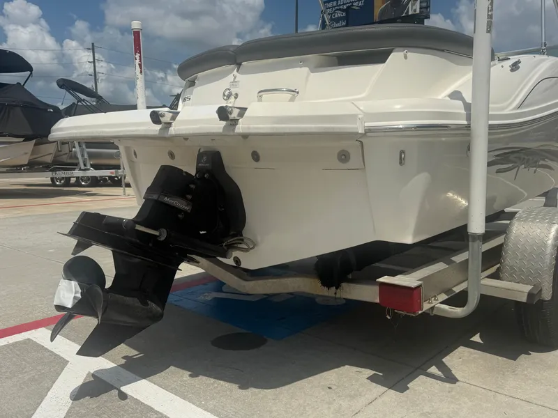 Slide: The Image of Sea Ray 185 Sport 2011 - 9