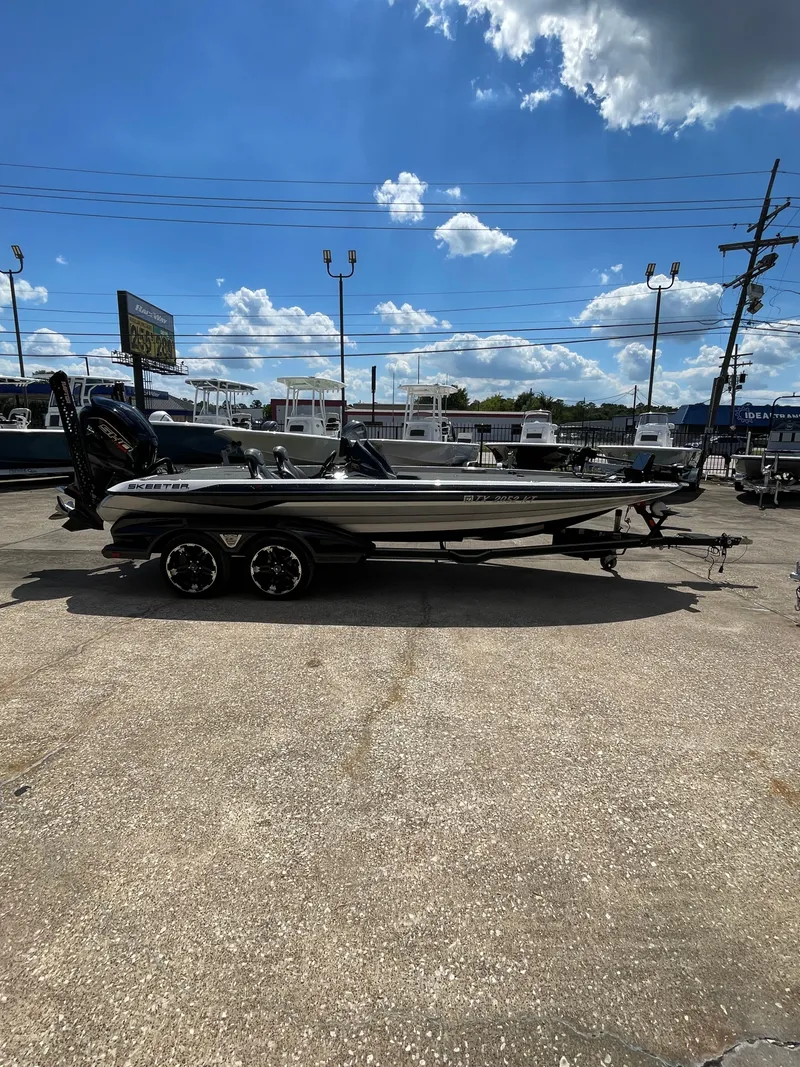 Slide: The Image of Skeeter FXR21 LE 2023 - 7