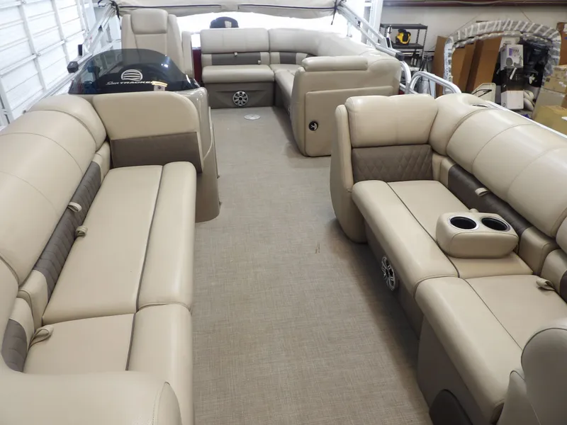 Slide: The Image of Sun Tracker Party Barge 20 DLX 2023 - 9