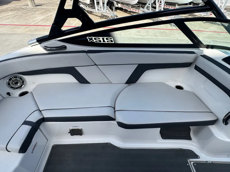 Slide: The Image of Yamaha 212X 2014 - 25