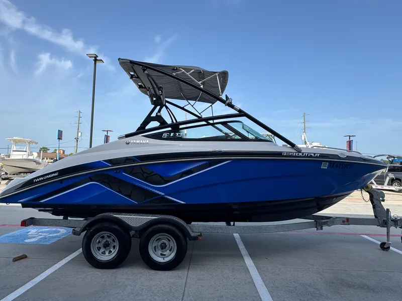 Slide: The Image of Yamaha 212X 2014 - 3