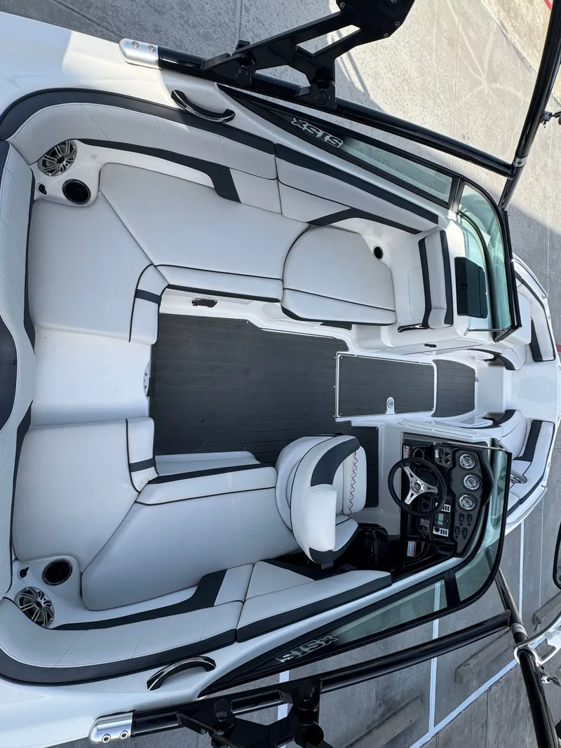 Slide: The Image of Yamaha 212X 2014 - 30