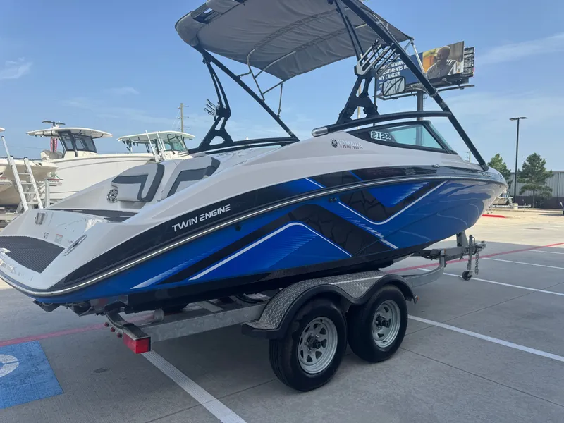 Slide: The Image of Yamaha 212X 2014 - 32