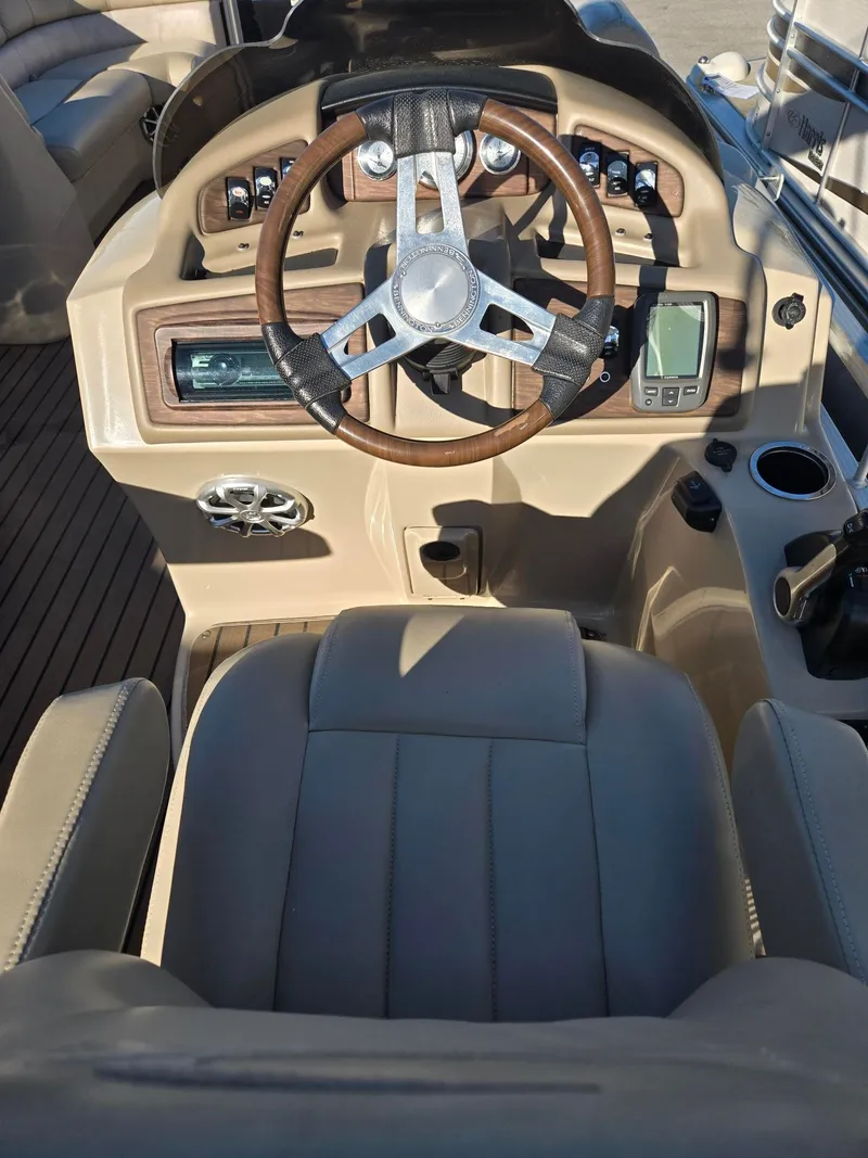 Slide: The Image of Bennington 2274 GL 2014 - 13