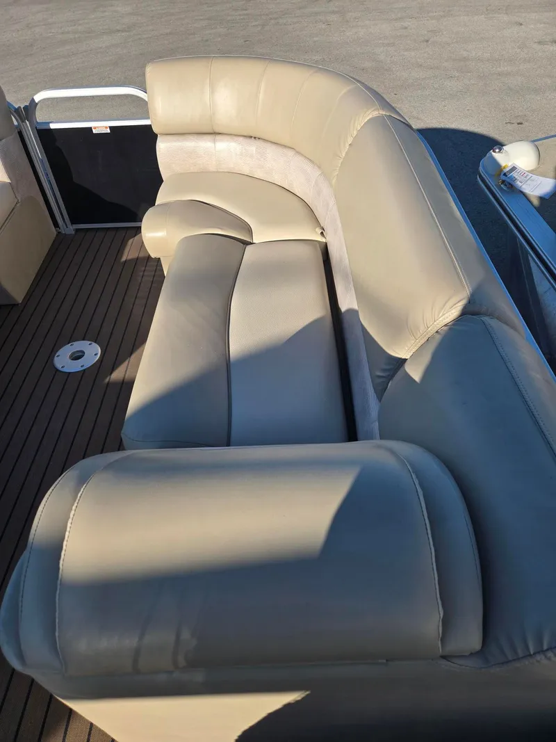 Slide: The Image of Bennington 2274 GL 2014 - 18